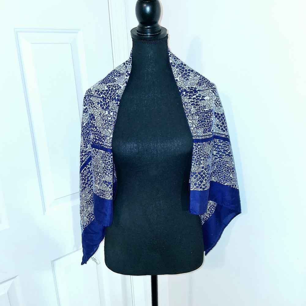 Blue and White Patterned Scarf - Picture 5 of 6